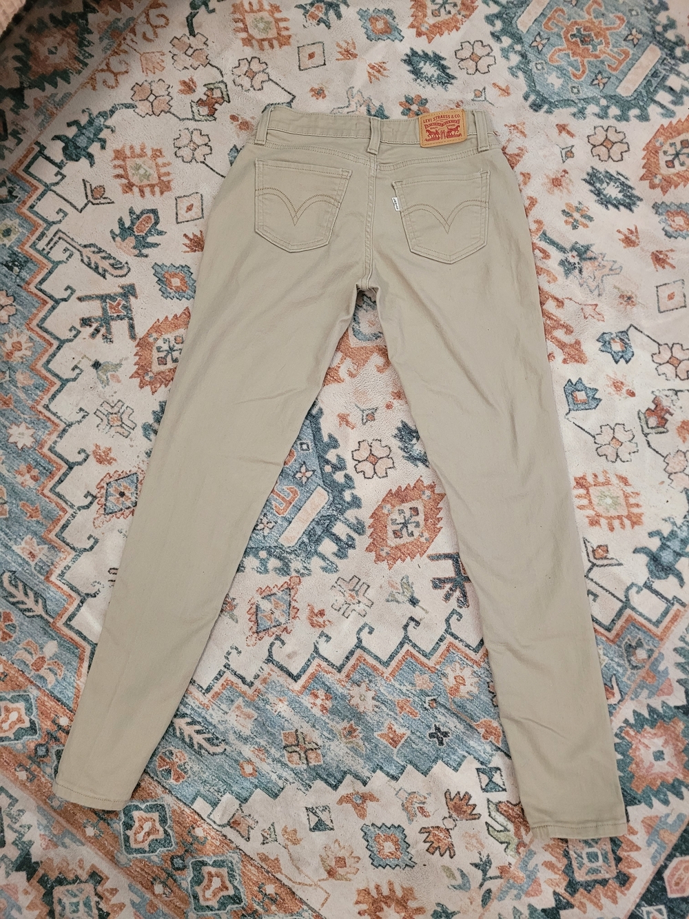 Levi's Mid-Rise Skinny Jeans in Light Khaki